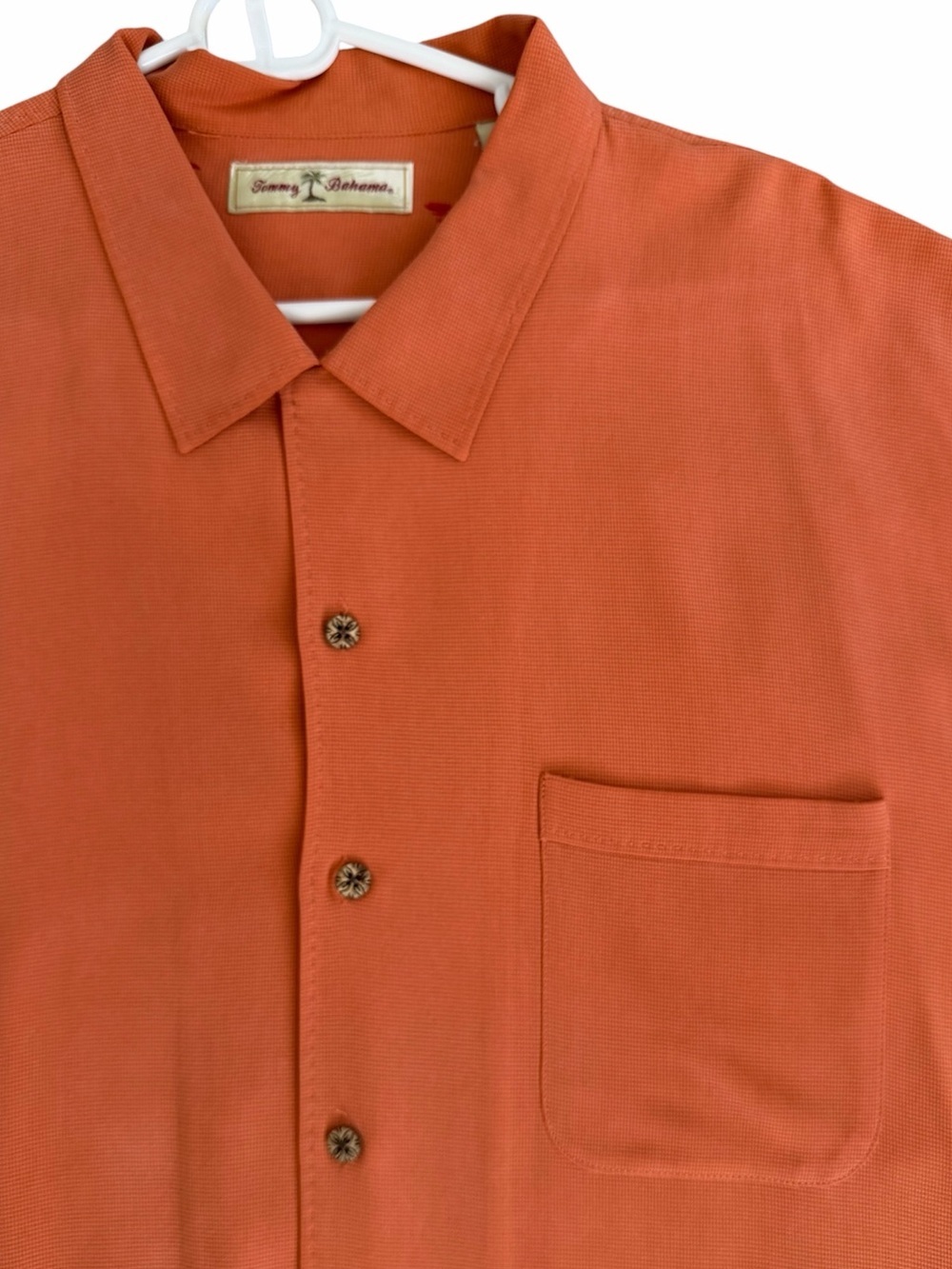 Tommy Bahama Short Sleeve Button-Down Shirt 100% Silk - Picture 2 of 3